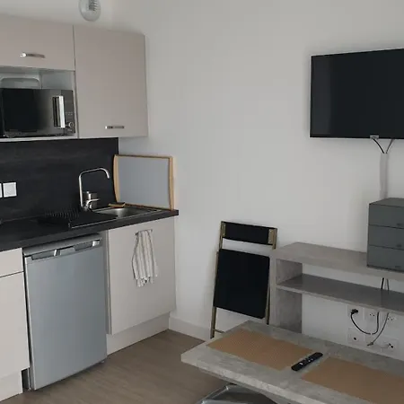 Annecy, Vue Et Montagne, Garage *